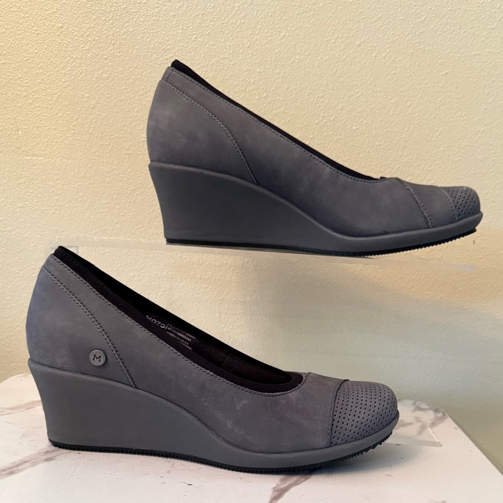 Mozo Gardenia Grey Leather Wedge, Size 8-1/2, EUC